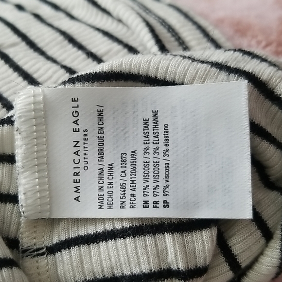 American Eagle. Medium. White shirt with black stripes. - Picture 8 of 8